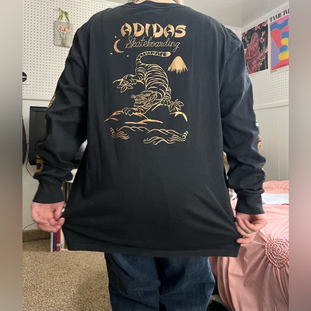 Gold & black Vans tiger long sleeve